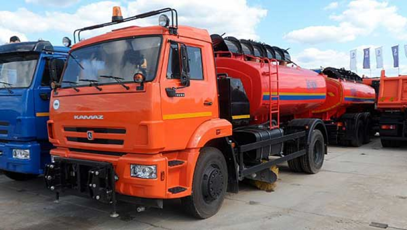 КО-806 КДМ (комбинированная дорожная машина)